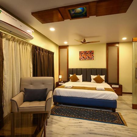 Lj Dadi'S Grand Hotell Visakhapatnam Eksteriør bilde