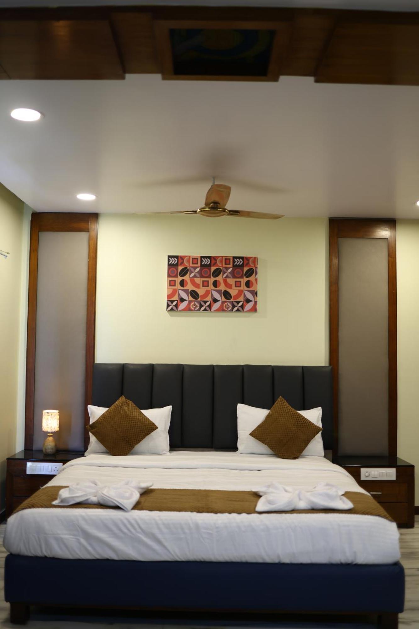 Lj Dadi'S Grand Hotell Visakhapatnam Eksteriør bilde