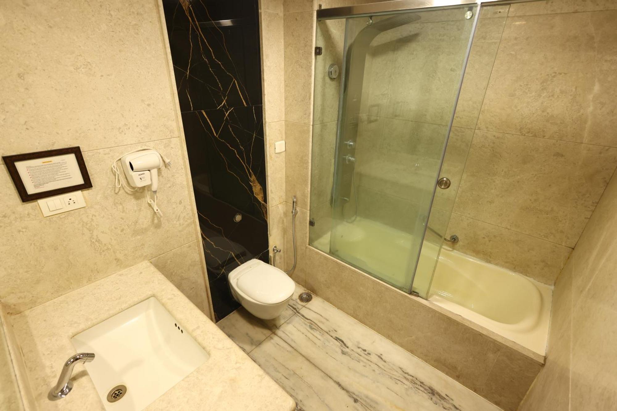 Lj Dadi'S Grand Hotell Visakhapatnam Eksteriør bilde